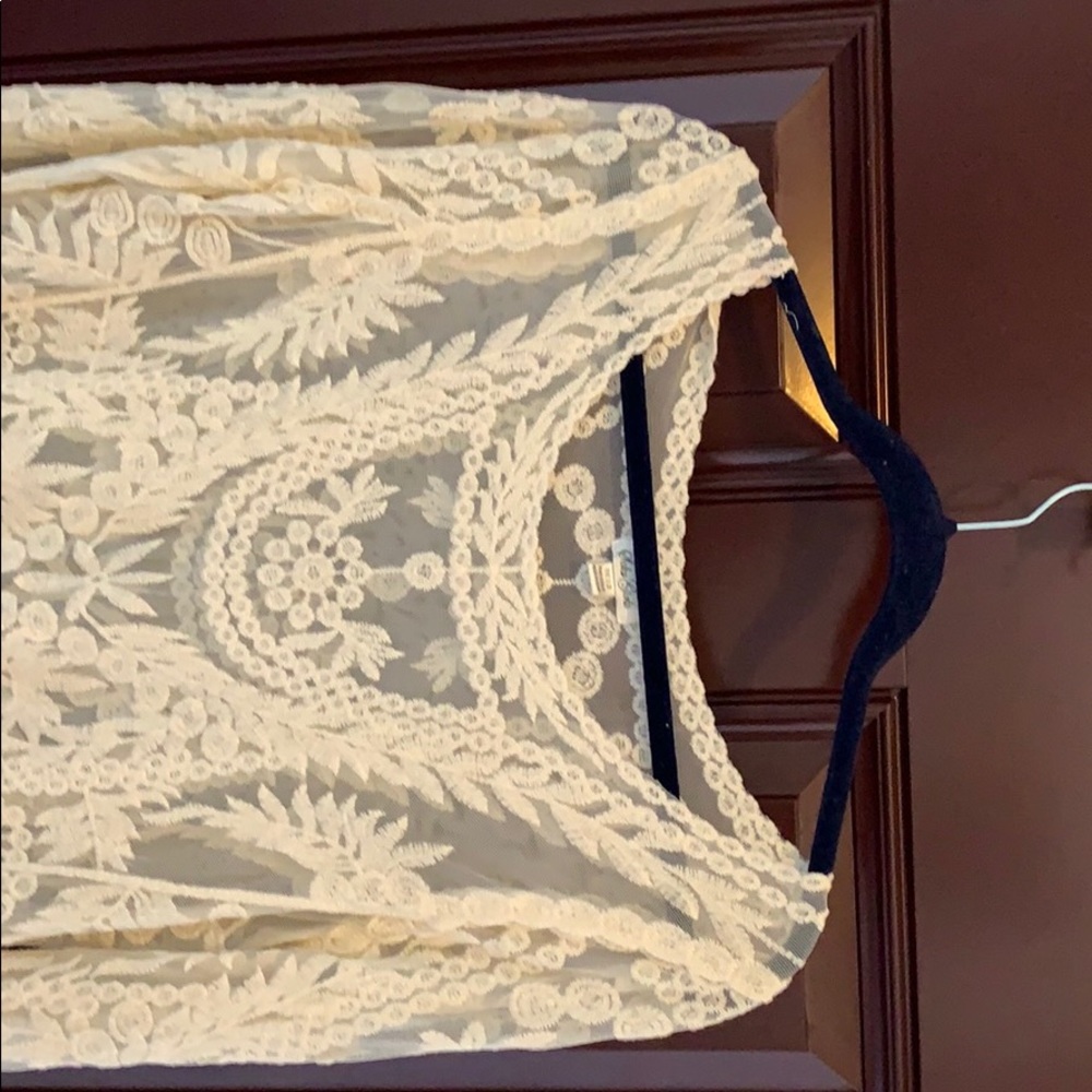 Lace top - Picture 2 of 7